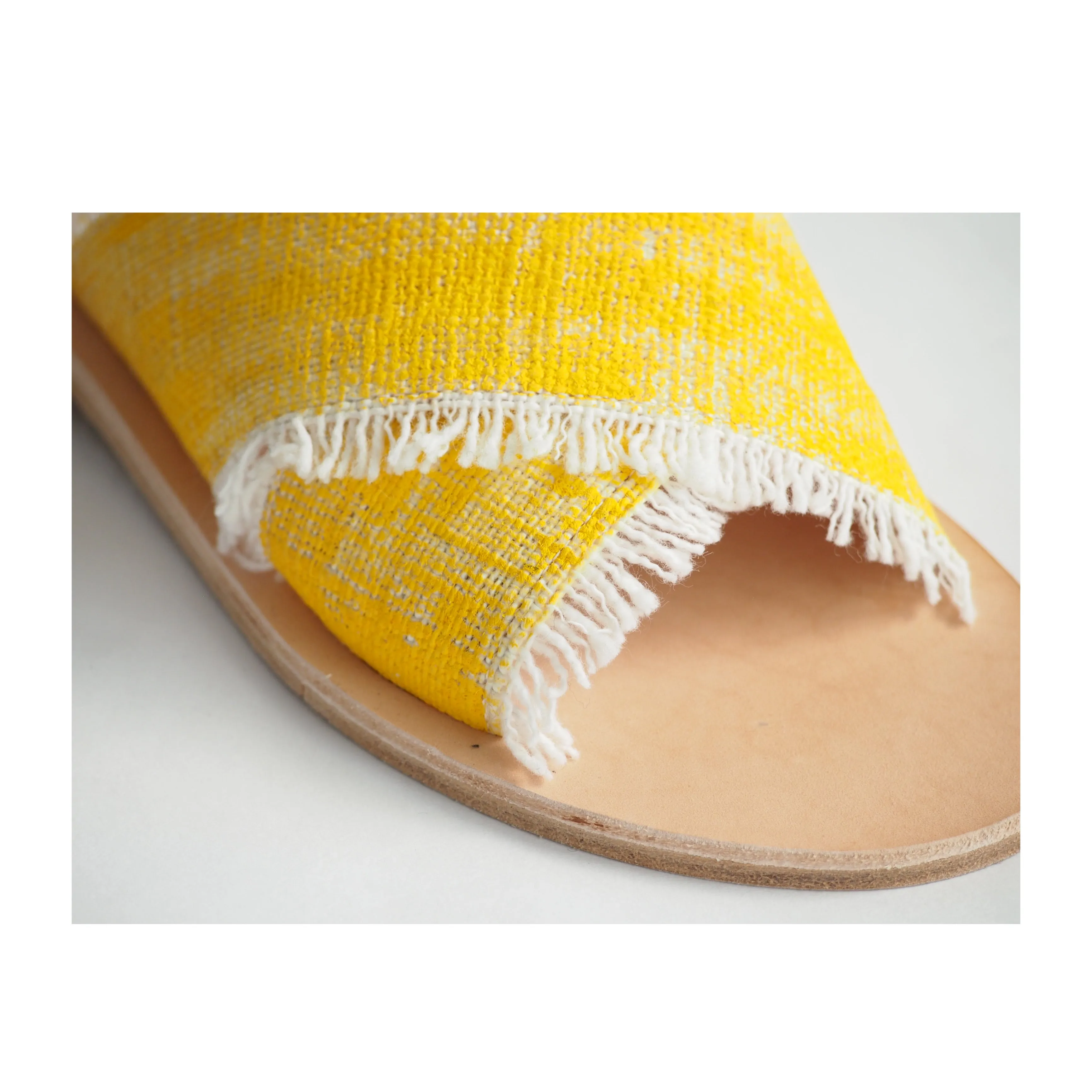 BRUSH YELLOW SANDAL