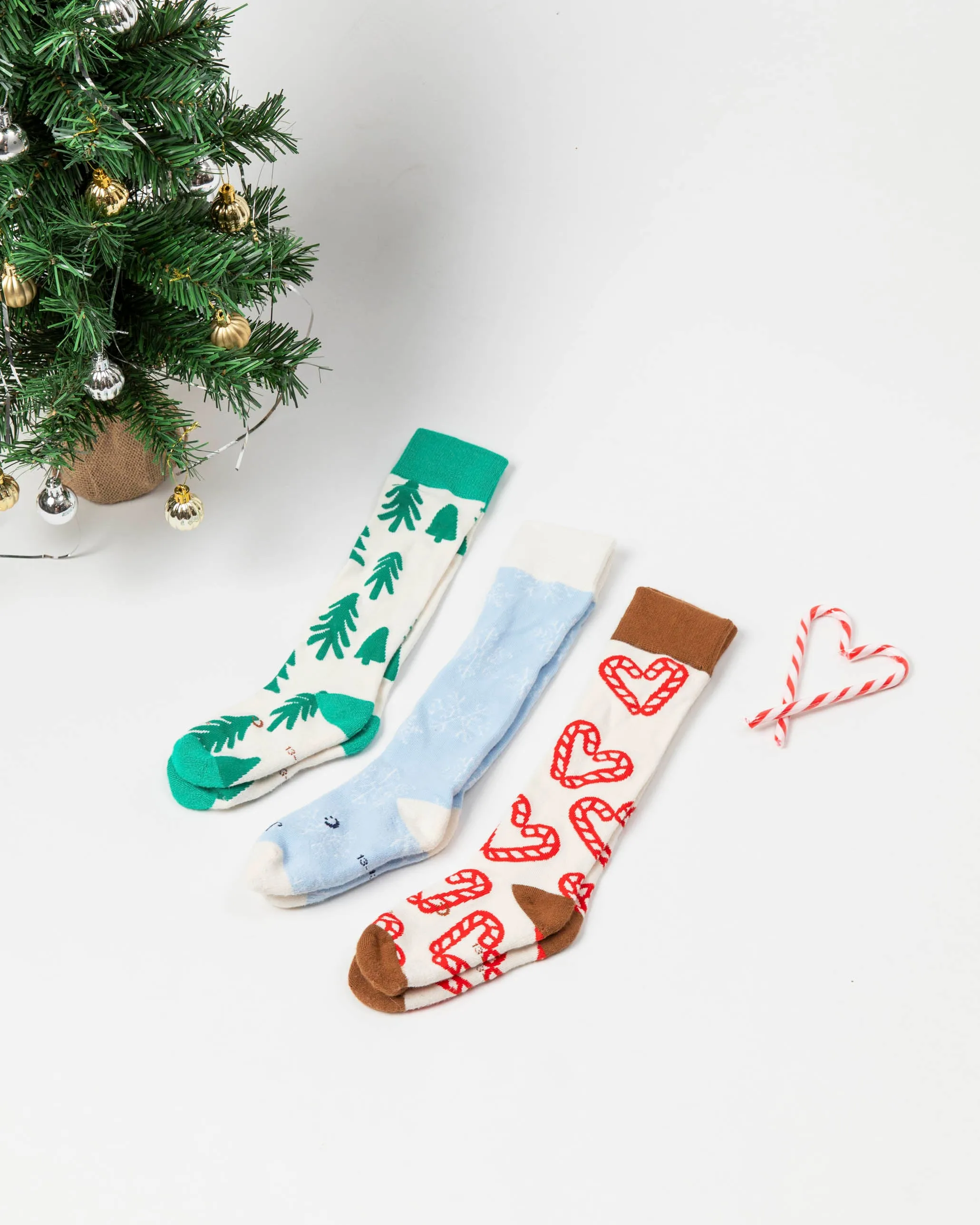 Everyday Knee-High Seamless Feel Socks 3 Pack (Kids) -  Festive