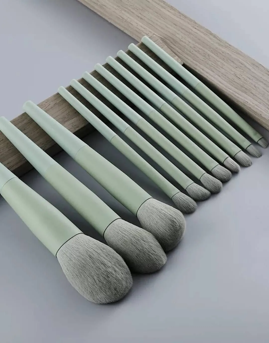 Green Makeup Brush Set