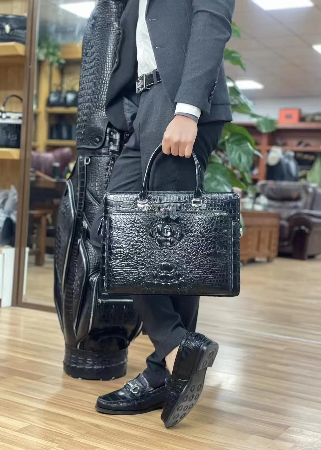 Men's Crocodile Skin Leather Leisure Travel Business Messenger Briefcase