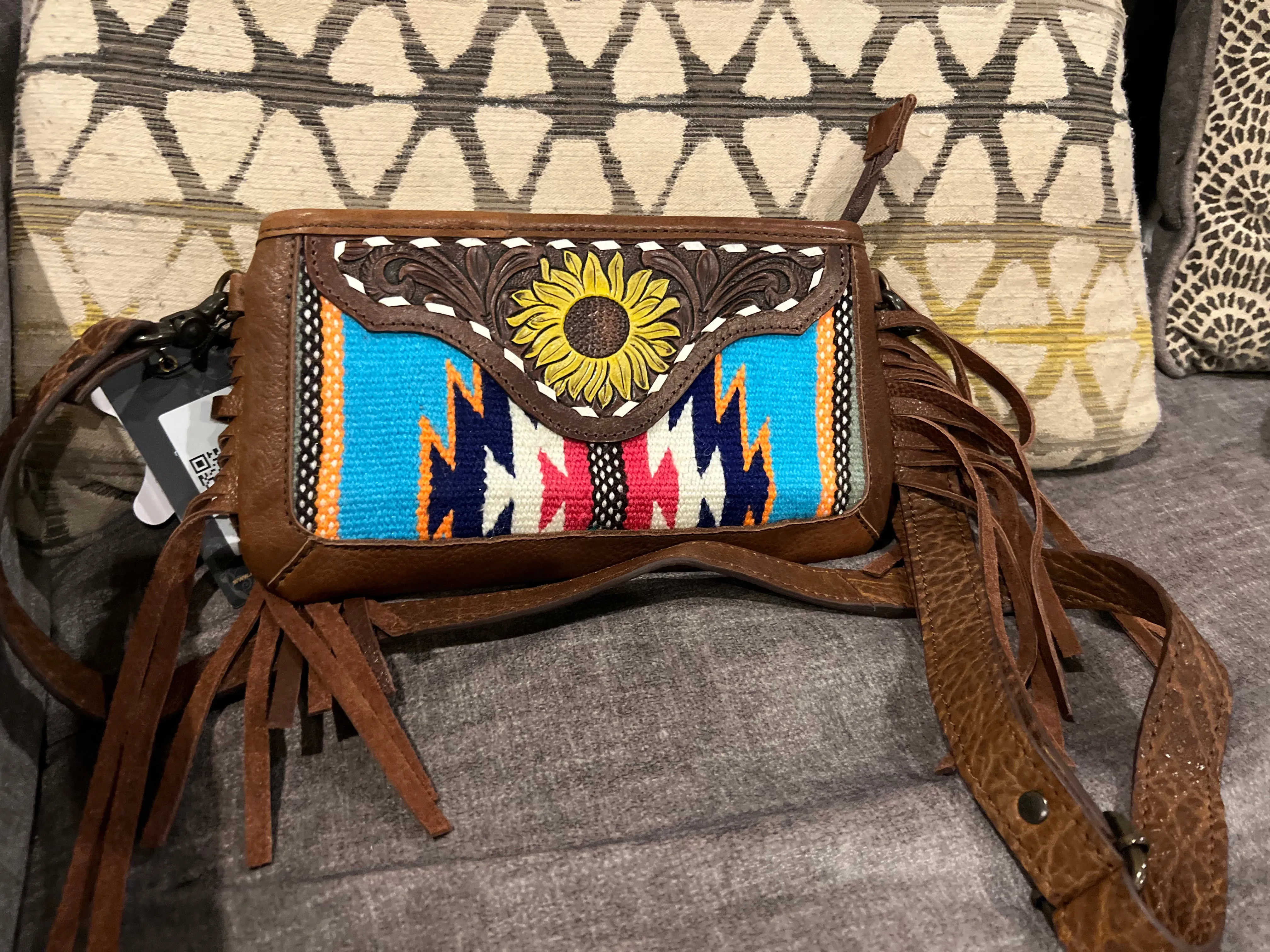 SUNFLOWER SADDLE PURSE