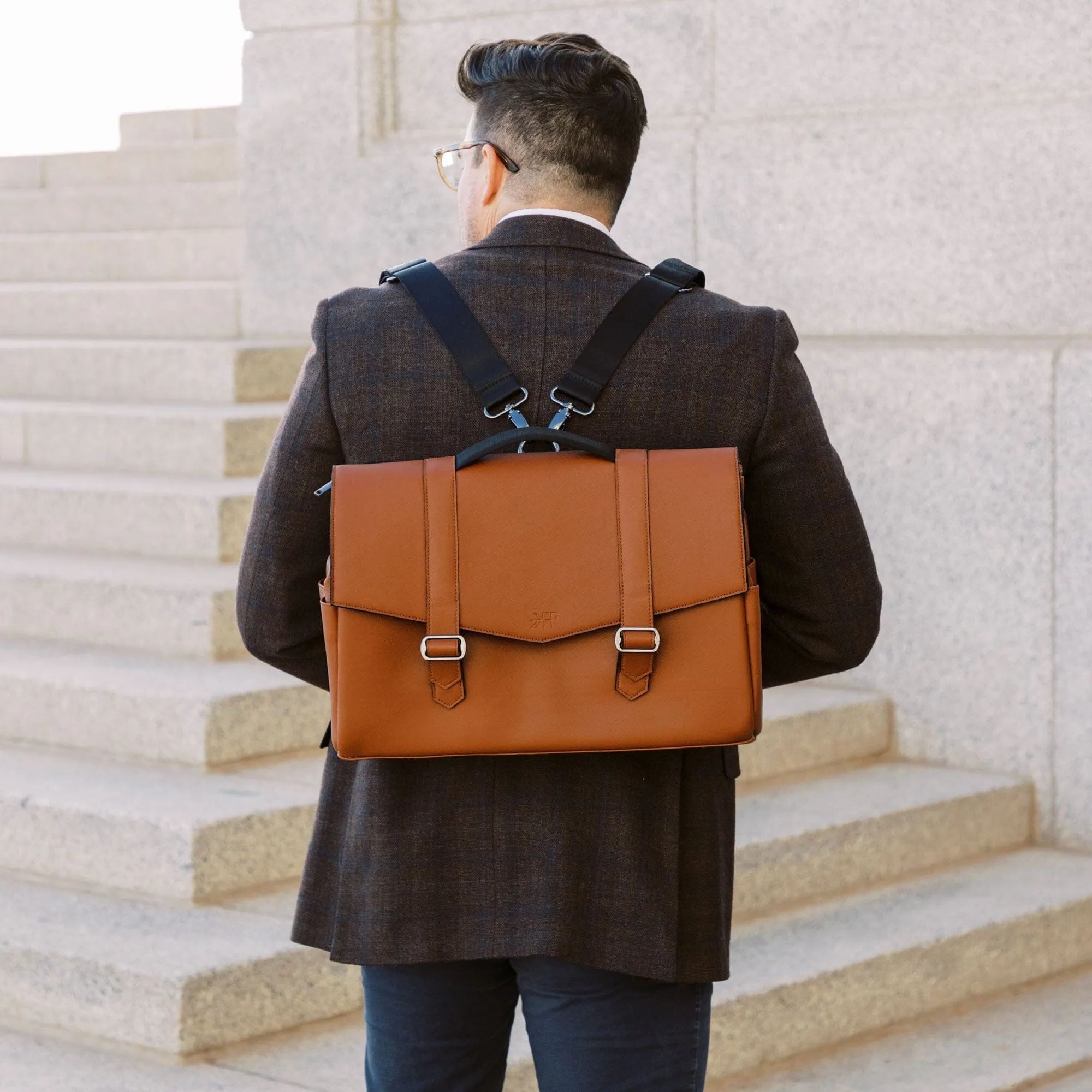 Walnut Cambridge Messenger Bag