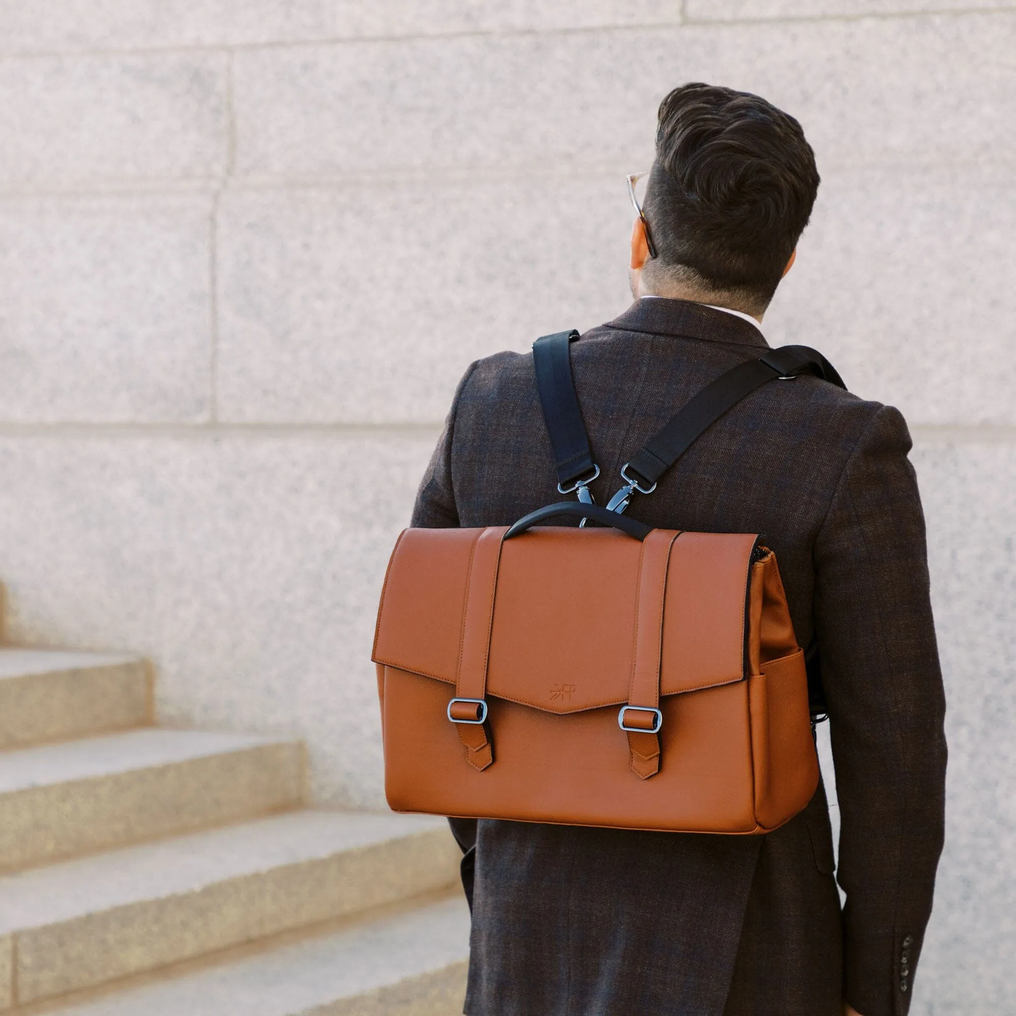 Walnut Cambridge Messenger Bag